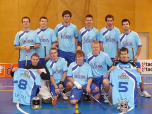 Equipe de floorball en maillots SPORTAMO