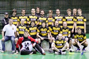 Equipe de floorball en maillots SPORTAMO