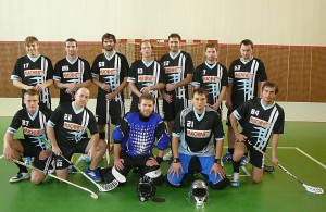 Equipe de floorball en maillots SPORTAMO