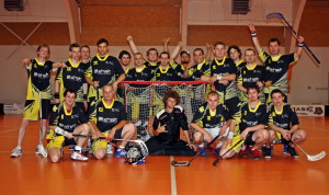 Equipe de floorball en maillots SPORTAMO